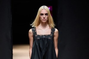 Καίτη Γκραμμά: "Ήμουν μεθυσμένη και ο πατέρας μου γελούσε" - Η συγγνώμη του μετά από πέντε χρόνια [βίντεο]