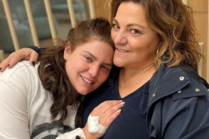 Η συγκινητική ανάρτηση της Δανάης Μπάρκα για τον παππού της