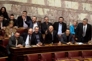 Δίκη Χρυσής Αυγής: Αύριο η απόφαση για τις αναστολές- Δεν γλιτώνουν τον Κορυδαλλό Μιχαλολιάκος και Σία - εικόνα 2