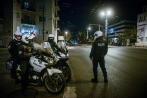 Άνοιξαν οι σταθμοί του μετρό που είχαν κλείσει για την αποφυγή συνωστισμού