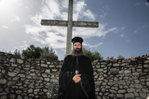 Αγνώριστος ο Σερβετάλης: Πού οφείλεται η εντυπωσιακή αλλαγή στην εμφάνισή του - Τι λέει για την Ορθοδοξία - εικόνα 2