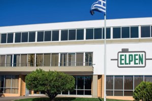 Η ELPEN προσφέρει 200 tablets στους μαθητές της Σάμου