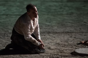 Υπόθεση Λιγνάδη: "Με βίασε" καταγγέλλει ο τρίτος μηνυτής - "Δεν τον γνωρίζω" υποστηρίζει ο σκηνοθέτης