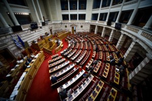 "Παρών" ο ΣΥΡΙΖΑ στην τροπολογία για το "μπλόκο" στον Κασιδιάρη- Σκληρή κριτική από Οικονόμου, Γεωργιάδη
