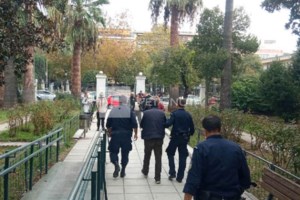 Ηλεία: Σούπερ γιαγιά δάγκωσε ανήλικους που μπήκαν στο σπίτι να τη ληστέψουν