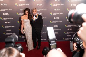 Το σπίτι των Μπέκαμ στο Λονδίνο: Η μαρμάρινη σκάλα, η τεράστια κουζίνα και τα μαυρόασπρα πατώματα - εικόνα 7