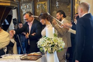 Χάρης Λίθος: Αυτός είναι ο γοητευτικός κουμπάρος της Δήμητρας Ματσούκα και του Πέτρου Κόκκαλη - εικόνα 7