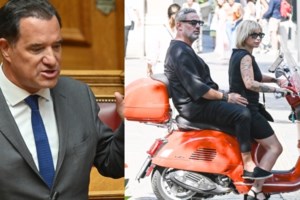 Ελεωνόρα Ζουγανέλη: Την έπιασαν να οδηγεί υπό την επήρεια αλκοόλ το μηχανάκι της - Της πήραν το δίπλωμα