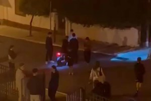 Πόρος: Γονιός έκανε μήνυση στον γιο της 85χρονης που της πέταξαν βαρελότα - Γιατί "ανέβασε" το βίντεο με το περιστατικό