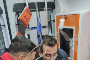 Σεισμός στην Τουρκία: Οι σπαρακτικές φωνές του πατέρα που ψάχνει τις κόρες του στα συντρίμμια [βίντεο]