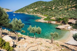 Ποιο ελληνικό νησί είναι στα τρία καλύτερα μέρη του κόσμου για solo travelers, σύμφωνα με το Lonely Planet