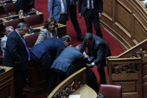 Το τρολάρισμα του Τσίπρα για τις ρακέτες του Άδωνι Γεωργιάδη και η απάντηση του υπουργού Ανάπτυξης [βίντεο]