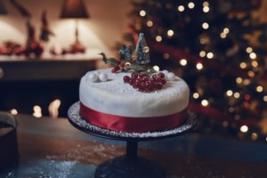 Βασιλόπιτα-κέικ για... τεμπέληδες: Ζουμερή και αφράτη με πορτοκάλι, έτοιμη στο πι και φι