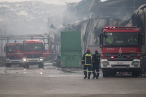 Βιολάντα: Σκάβουν για να εντοπίσουν τη σπασμένη σωλήνα αερίου - Φύλλο και φτερό οι άδειες του εργαστασίου