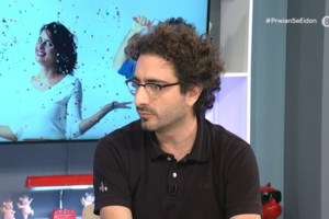 Το περίεργο σχόλιο Παπαδημητρίου για τον στίχο του Βλάχου: Στη Μακρόνησο έβαζαν τους εξόριστους σε σάκο μαζί με γάτες