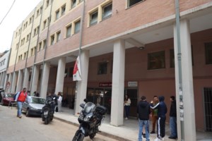 Κυψέλη: Προσπάθησε να μαχαιρώσει και τους αστυνομικούς ο Γεωργιανός - Με αυτά τα όπλα χτύπησε τον 18χρονο και τον διευθυντή - εικόνα 4