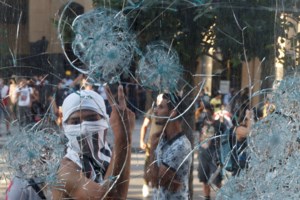 Καζάνι που βράζει ο Λίβανος - Ο πρωθυπουργός παραιτήθηκε, οι διαδηλώσεις συνεχίζονται [Εικόνες] - εικόνα 5