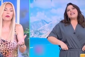 Τίνα Μεσσαροπούλου: Δεν έπαψε να χαμογελά στη δεξίωση του Προεδρικού - Aπαστράπτουσα στο πλευρό του Γιώργου Μυλωνάκη - εικόνα 3