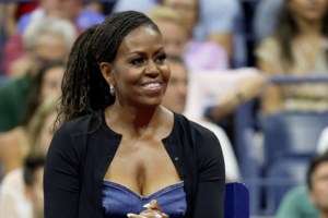 Η βασίλισσα και η κόρη της με denim jumpsuits: Η Μάξιμα και η κόρη της φόρεσαν το ίδιο look αλλά ήταν εντελώς διαφορετικές