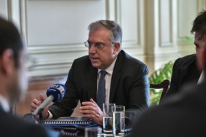Θεοδωρικάκος: Επιπλέον 100 περιπολικά στους δρόμους της Αττικής - Ξεκινούν νυχτερινές περιπολίες