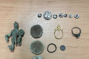 "Πάμε βόλτα για σπαράγγια", τα "γυφτούλια" και οι "ψείρες": Γλαφυρές κωδικές ονομασίες από το κύκλωμα των αρχαιοκάπηλων