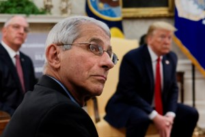 Κορονοϊός: Σε επιτροπή της Γερουσίας και όχι στη Βουλή των Αντιπροσώπων η κατάθεση Φάουτσι