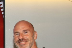 Στις φυλακές Λάρισας οδηγείται ο γνωστός συγγραφέας Στέφανος Ξενάκης- Για ακάλυπτες επιταγές - εικόνα 2