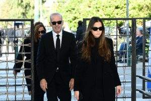 Κηδεία Λυμπέρη: Ο επικήδειος του γιου του που συγκλόνισε - "Μπαμπάκα μου, τον θάνατο δεν τον κέρδισε κανείς..." - εικόνα 8