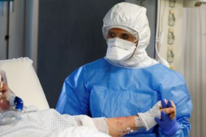 Κορονοϊός: 932 νέα κρούσματα σήμερα - Άλλοι 50 νεκροί, στους 438 οι διασωληνωμένοι - εικόνα 2