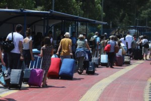 Νέα μέτρα για τον κορονοϊό: Χρήση μάσκας και στους εξωτερικούς χώρους των πλοίων έως 18 Αυγούστου