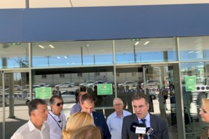 Στην Κω οι πρώτοι τουρίστες - Υποδοχή με παραδοσιακούς χορούς και τοπικά εδέσματα [Εικόνες-Βίντεο]