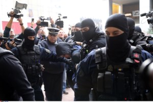 Στο Γενικό Κρατικό Νίκαιας ο Οικονόμου - Ενημερώθηκε για την υγεία του αστυνομικού