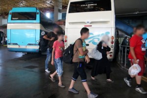 Σοβαρό τροχαίο με τραυματίες γυναίκα και παιδί στον Κηφισό: Απίστευτο μποτιλιάρισμα χιλιομέτρων - εικόνα 3