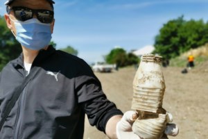 Τρίκαλα: Μισό chally, πλαστικό μπουκάλι 40 ετών και 3 τόνοι σκουπίδια από καθαρισμό της όχθης του Αγιαμονιώτη ποταμού - εικόνα 3