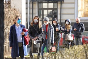 Η Σουηδία παίζει "ρώσικη ρουλέτα" με τον κορονοϊό - Μηδέν μέτρα, ενώ τα κρούσματα αυξάνονται