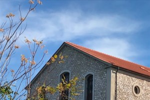 Καβάλα: Aυτοσχέδιο θερινό σινεμά στη δομή φιλοξενίας μεταναστών [εικόνες] - εικόνα 2