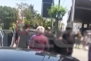 Καλλιθέα: Ποινική δίωξη στον 58χρονο που άνοιξε πυρ με ούζι έξω από μπαρ