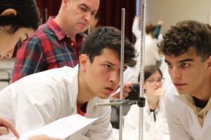 Η συγκινητική ιστορία του Τάχερ από τη Συρία: Ο πρόσφυγας που έλαβε υποτροφία από αμερικανικό πανεπιστήμιο