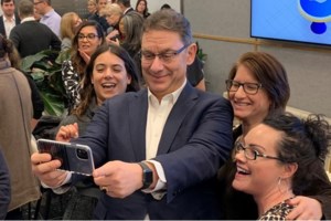 Μάσκες: Οι τελευταίες οδηγίες των ειδικών - Γιατί δεν προστατεύουν οι ασπίδες και τα πλαστικά καλύμματα - εικόνα 2