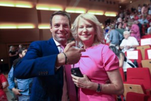 Viral έγινε η Τζάκρη για τον Κασσελάκη που έχει "την υπομονή του Ιώβ στην κοιλιά του κήτους" - Μπέρδεψε τον Ιώβ με τον Ιωνά...