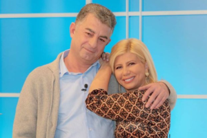 Γιώργος Καραϊβάζ: Λουλούδια στη μνήμη του δημοσιογράφου στο σημείο της δολοφονίας [Εικόνες - Βίντεο]