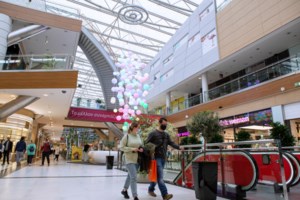 Πασχαλινό ωράριο: Ανοικτά την Κυριακή εμπορικά καταστήματα και σούπερ-μάρκετ