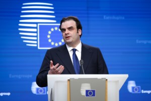 Βαρουφάκης για εκλογή Πιερρακάκη στο Eurogroup: "Οι αυτοκρατορίες δίνουν τιμητικούς τίτλους σε υποταγμένους"