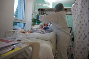 Ινστιτούτο Καρκίνου: Υψηλή η θνησιμότητα για τους πλήρως εμβολιασμένους καρκινοπαθείς με κορονοϊό