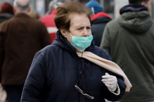 Απαγόρευση κυκλοφορίας: Μπλόκα και έλεγχοι της ΕΛ.ΑΣ. στους δρόμους [εικόνες - βίντεο]