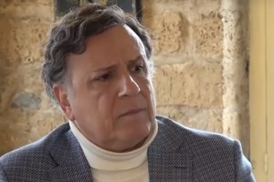 Χάρης Ρώμας: "Με ποιες προθέσεις φεύγει ένας άνθρωπος;" - Το αντίο σε καλό του φίλο
