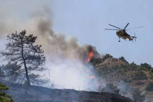Ηράκλειο: Σε ύφεση η πυρκαγιά στις Κάτω Ασίτες - Παραμένουν ισχυρές δυνάμεις σε επιφυλακή