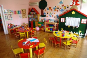 Χολαργός: "Δεν έχω σταματήσει να κλαίω" – Απαρηγόρητη η νηπιαγωγός που έδωσε λάθος παιδί- "Μπερδεύτηκα οπτικά με τον παππού"