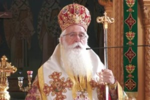 Οι σκόπελοι του Μητσοτάκη στο γάμο των ομόφυλων ζευγαριών: Η αντίθεση της Εκκλησίας και τα "γαλάζια" όχι