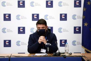 Συγκλονιστικό: Εθελοντές στον Βόλο επισκευάζουν το σπίτι 30χρονης άνεργης που ζει με 185 ευρώ τον μήνα [Εικόνες] - εικόνα 3